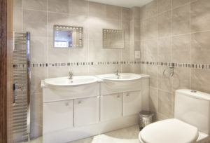 Mountbatten_EnSuite_Master. Shanklin Villa Luxury Self Catering Holiday Apartments, Isle of Wight.